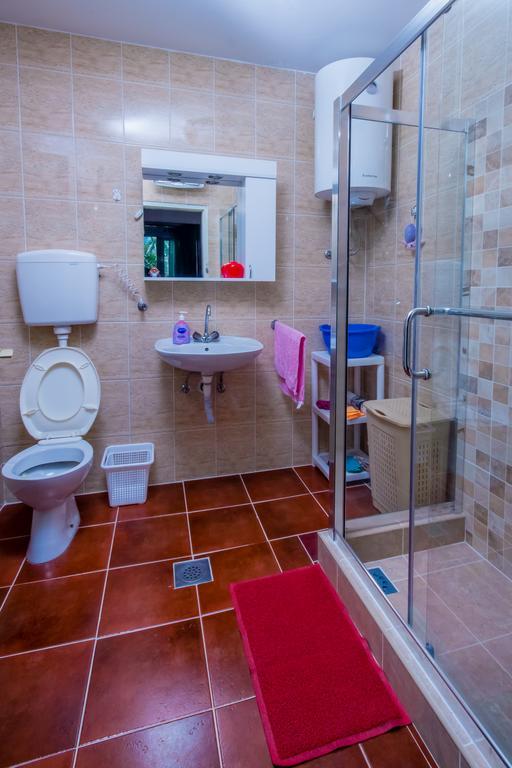 Apartments Beachfront Котор Екстериор снимка