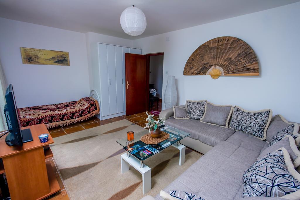 Apartments Beachfront Котор Екстериор снимка